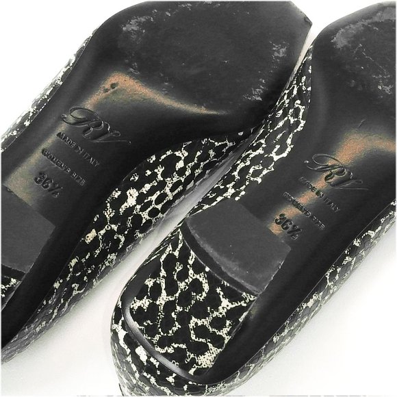 Roger Vivier Black Belle Leather Pump - Picture 5 of 6